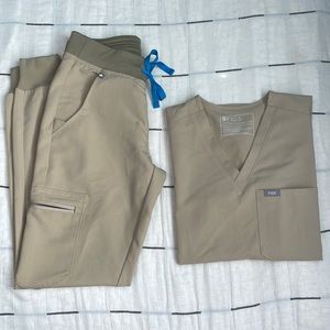 XXS Figs Sandstone Set